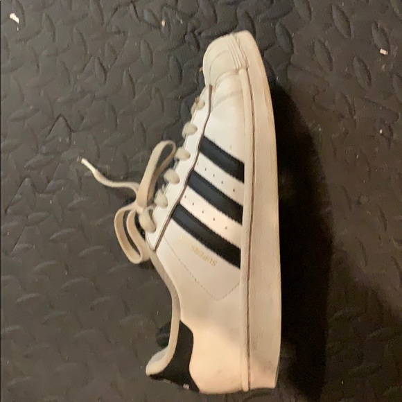 Adidas Superstars - Picture 1 of 4
